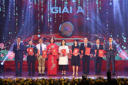 Mỗi người cần học nhiều hơn, đọc nhiều hơn - ảnh 2